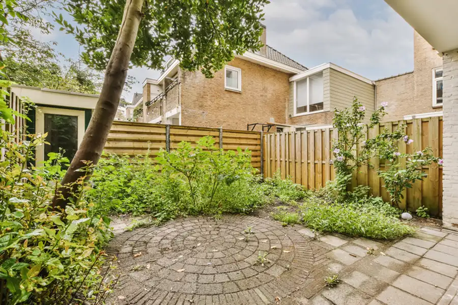Maintaining Backyard Fencing To Extend Its Lifespan in Groves, TX