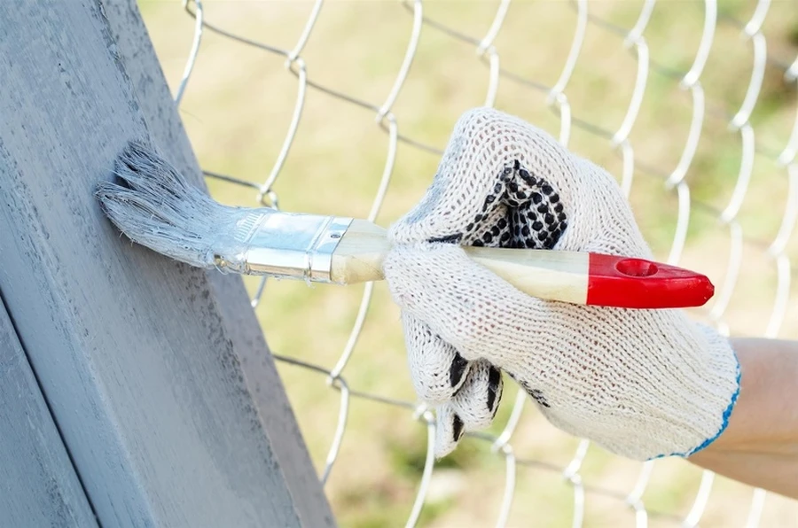 The Role Of Fence Painting In Enhancing Property Value in Groves, TX
